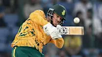 South Africa edge past Zimbabwe to remain unbeaten