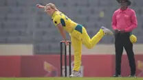 Returning spinner earns central contract as 17-strong Australian list named