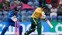 LIVE: Advantage South Africa despite early blows against UAE 