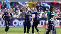 LIVE: New Zealand rocked early in the chase