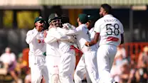 Advantage Bangladesh even as Australia resist in Darwin