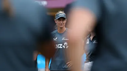 LIVE: Defending champions and White Ferns face off in CWC25