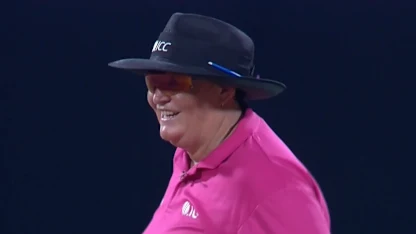 Umpire Sue Redfern's ouch moment | CWC25