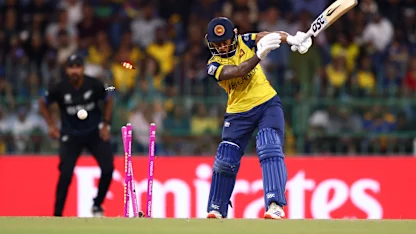 LIVE: Henry double strike pushes Sri Lanka on back foot