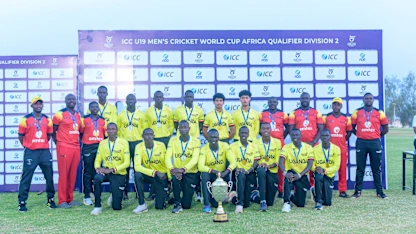 150826 Uganda-Team Uganda with the winners trophy