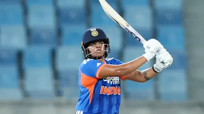 Experienced India ease past Thailand despite stumble