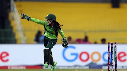 Sidra Nawaz lights the bails in a flash | CWC25
