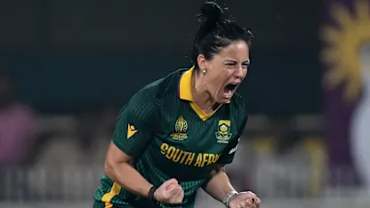 LIVE: England lose three quick wickets in CWC25 clash