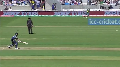 WATCH: Brilliant fielding by AB de Villiers