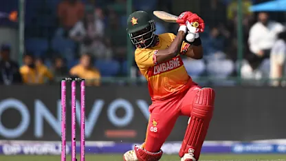 LIVE: South Africa peg Zimbabwe back with early wickets