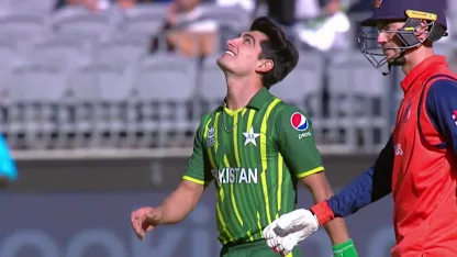 Logo of Naseem Shah in on the act as Edwards falls | Netherlands v Pakistan | T20WC 2022