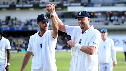 Robinson and Tongue fifers put England in control in Leeds