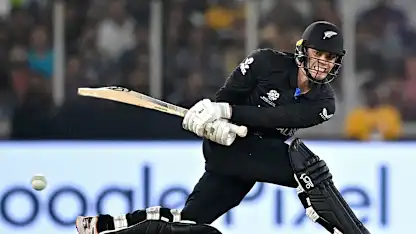 LIVE: New Zealand steady on against New Zealand