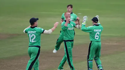 Logo of Ireland U19 celebrate
