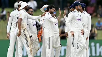 India retain upper hand despite Sri Lanka fightback
