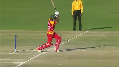 Logo of Qadeer Ahmed gets Peter Moor for 39