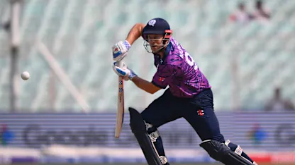 LIVE: Italy captain hurts shoulder as Scotland make rapid start