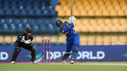 LIVE: Vishmi, Chamari guide Sri Lanka early on in CWC25