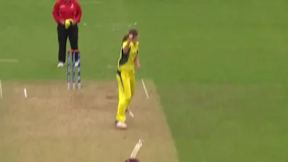 WICKET: Deandra Dottin falls to Ellyse Perry for 29