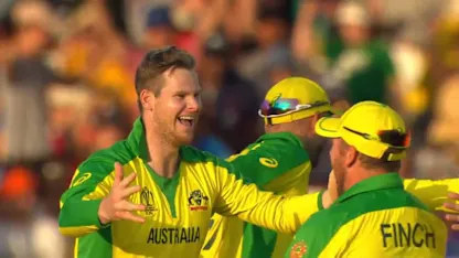 CWC19: NZ v AUS - De Grandhomme holes out