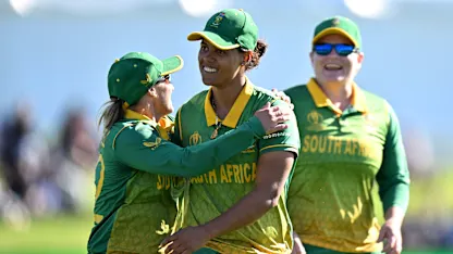 Chloe Tryon takes a brilliant diving catch to dismiss Mandhana