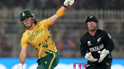 Brevis smashes one-handed six with no-look | Sobha POTD | 04 March