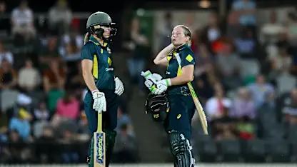 Logo of Australia star in doubt for India ODIs after picking knee injury
