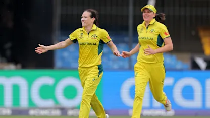 Schutt dismisses Wolvaardt early | CWC25