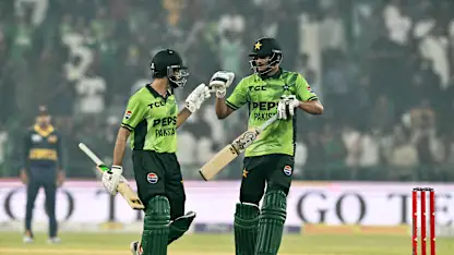 Pakistan clinch tri-series with big chase against Sri Lanka