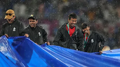 LIVE: Rain stops India-New Zealand CWC25 clash