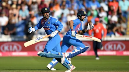 VK-Dhoni