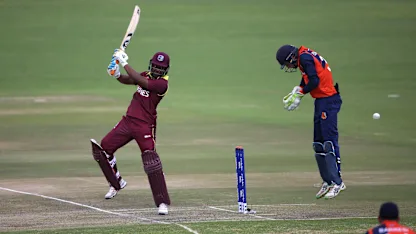 WATCH: Pieter Seelaar takes one of the catches of the tournament!