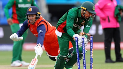 Phenomenal fielding from Bangladesh ends in Tom Cooper diamond duck | T20WC 2022
