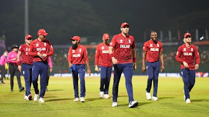 England players after Pakistan's batting innings