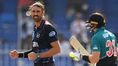 David Wiese removes Kiwi dangerman Martin Guptill early