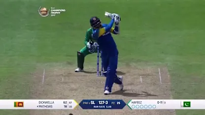 WICKET: Angelo Mathews is dismissed by Mohammad Amir for 39