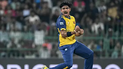 Theekshana hits Stirling's timber | T20WC 2026