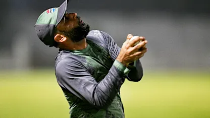 Logo of Fakhar forced off field with injury | PAK v NZ | Champions Trophy 2025
