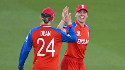 Dominant win sends England to T20 World Cup final