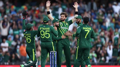 Logo of Four, DRS reversal, wicket: Dramatic start at the SCG | T20WC 2022