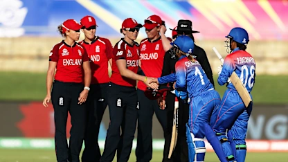 WT20WC: Eng v Tha - First win for England