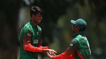 Rizan Hossan bowling