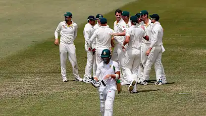 Faf du Plessis walks off