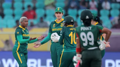 LIVE: Joty falls, Mlaba ends key stand in CWC25 clash