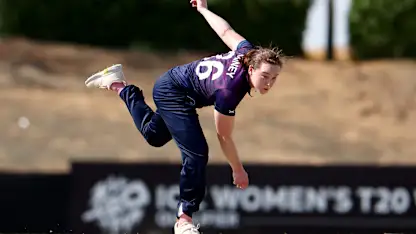 Hannah Rainey of Scotland bowls out Chanida Sutthiruang of Thailand