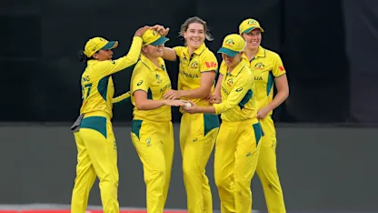 Voll's brilliant catch at boundary to remove Beaumont | CWC25 