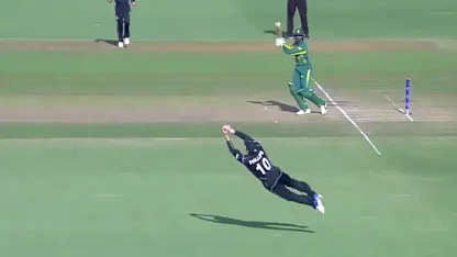 U19CWC POTD - Phillips' stunning diving catch!