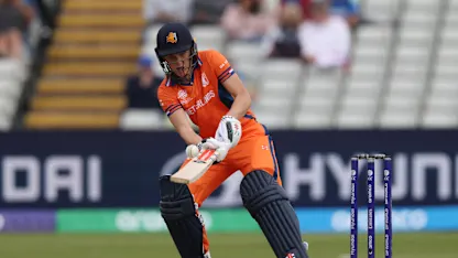 Babette De Leede with a clever scoop | Women's T20WC 2026