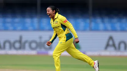 Alana King's pair put Proteas in trouble | CWC25