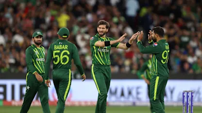 Logo of England struggle to contain fiery Pakistan in Powerplay | T20WC 2022